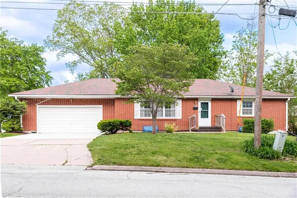 $195,000 | 710 North Brunswick Avenue, Marshall, MO 65340