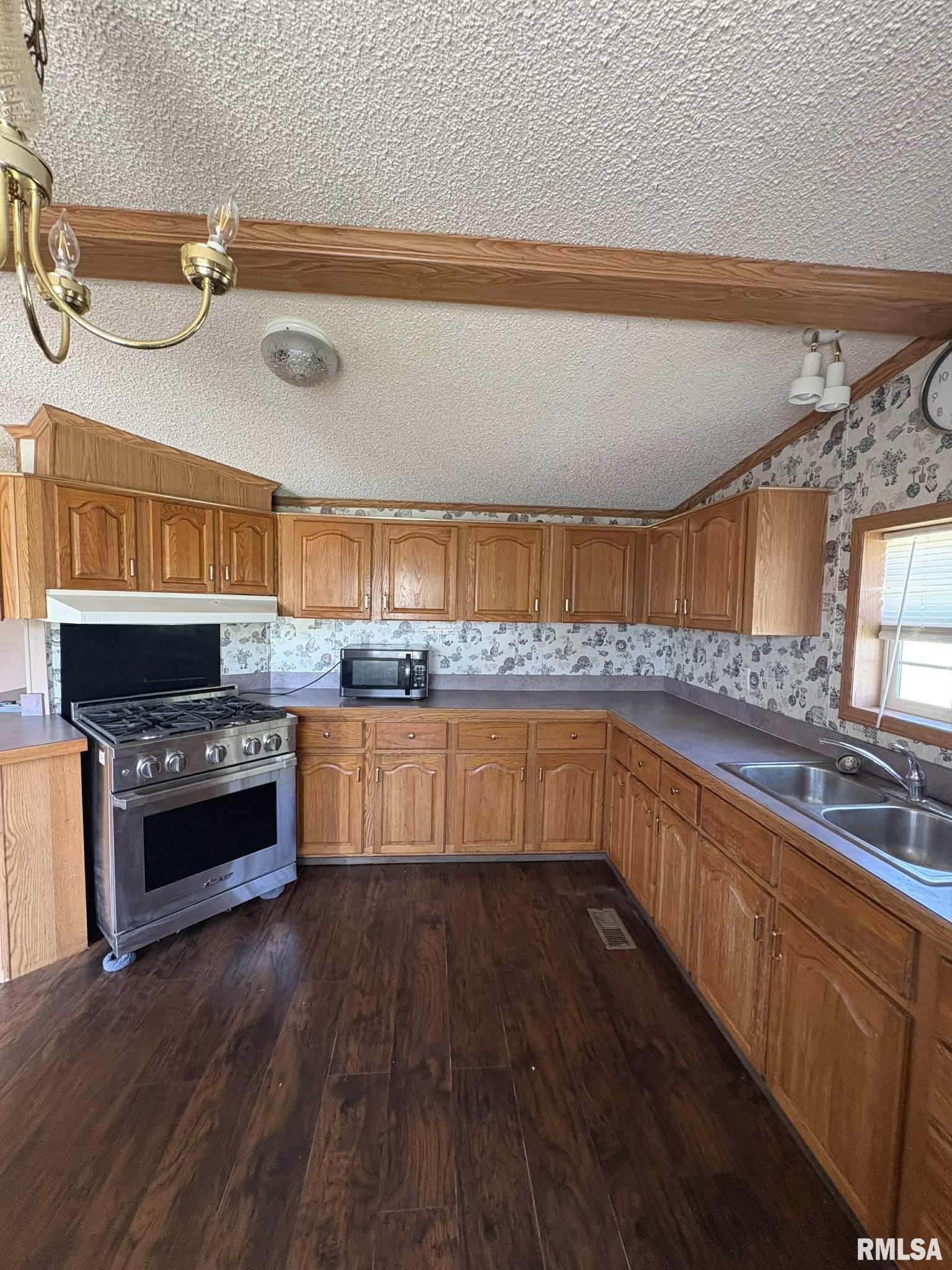 97 College Street Ewing, IL 62836 - Photo 13 of 22 Gallery Image 13