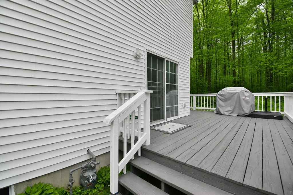 183 Jewett Street Springfield, MA 01129 - Photo 20 of 23