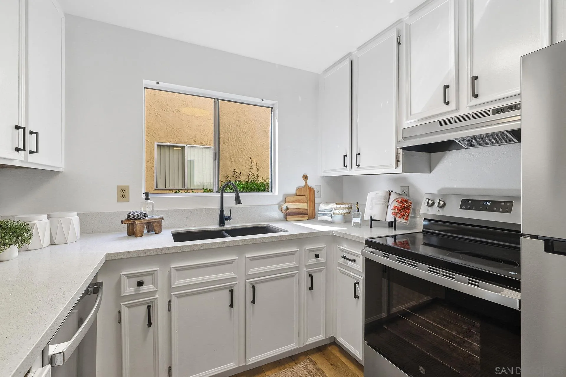 1051 Rock Springs Road, Unit 120 Escondido, CA 92026 - Photo 9 of 23