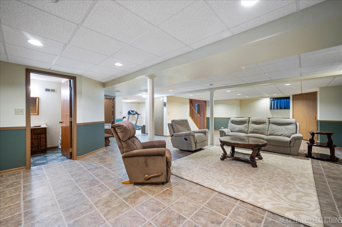 11N604 Tower Road Hampshire, IL 60140 - Photo 20 of 43 Gallery Image 20