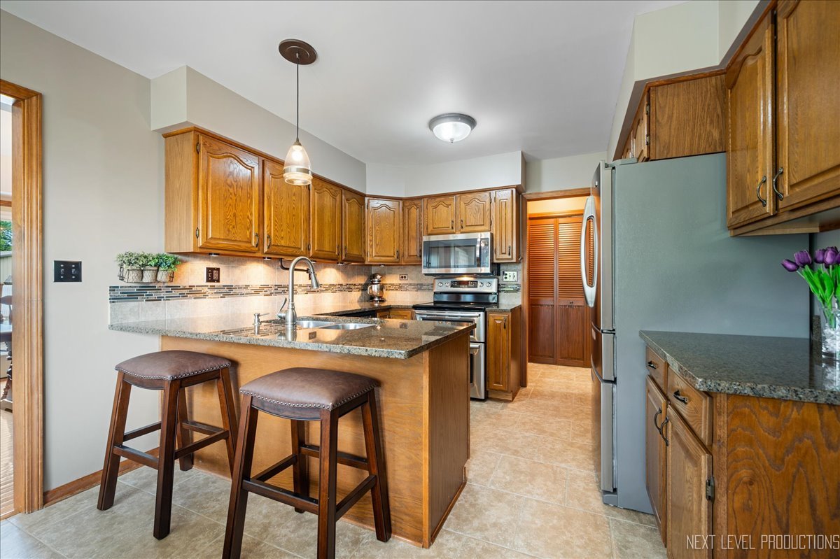 11N604 Tower Road Hampshire, IL 60140 - Photo 8 of 43 Gallery Image 8