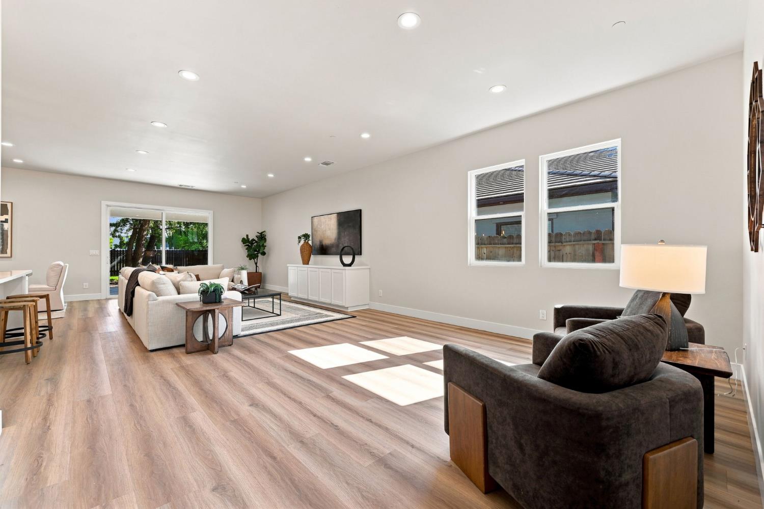 5027 Engle Road Carmichael, CA 95608 - Photo 8 of 71 Gallery Image 8