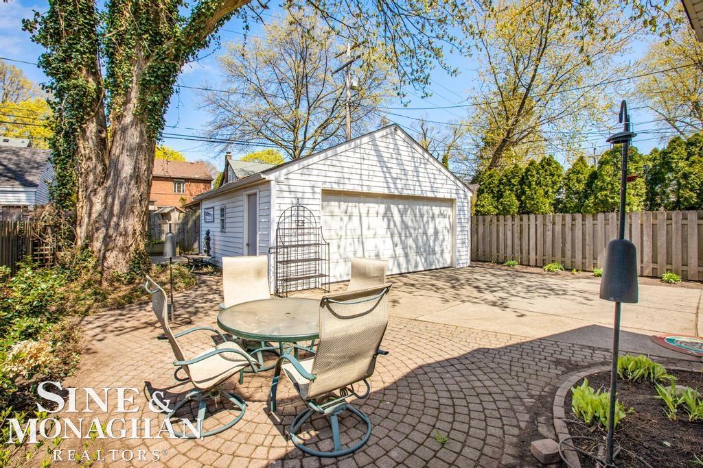 308 Merriweather Road Grosse Pointe Farms, MI 48236 - Photo 28 of 36