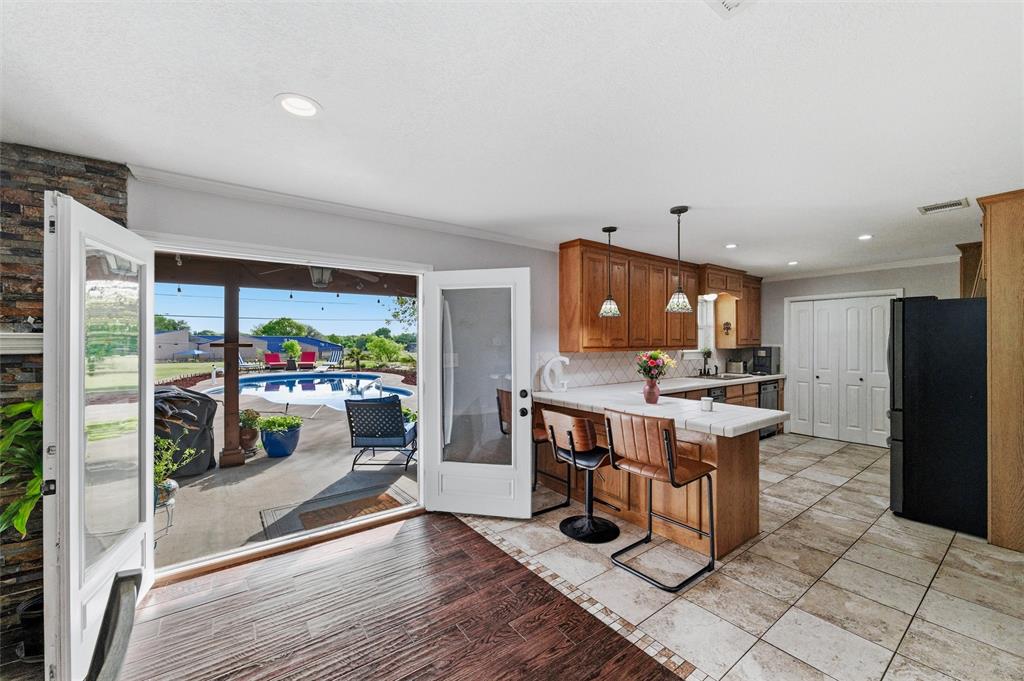 1017 South Nolan River Road Cleburne, TX 76033 - Photo 14 of 40