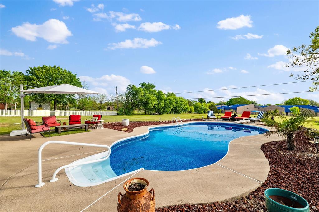 1017 South Nolan River Road Cleburne, TX 76033 - Photo 27 of 40