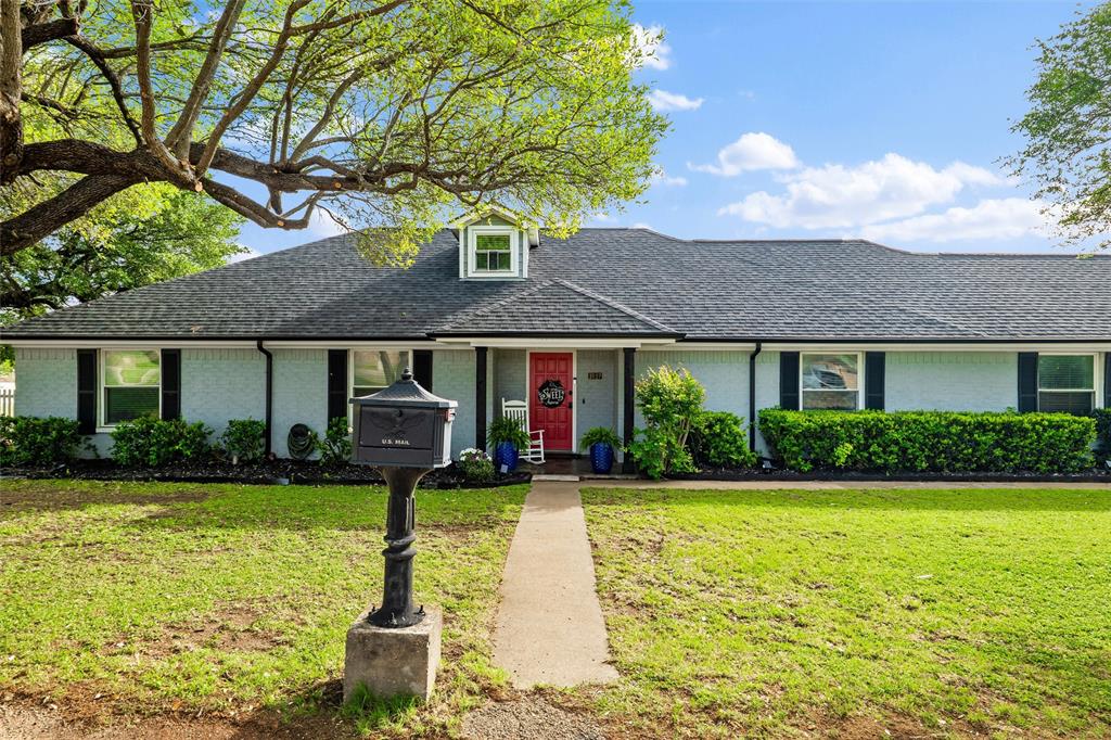 1017 South Nolan River Road Cleburne, TX 76033 - Photo 3 of 40