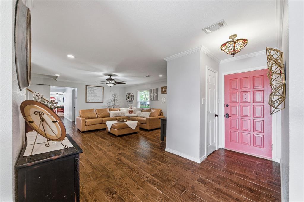 1017 South Nolan River Road Cleburne, TX 76033 - Photo 7 of 40