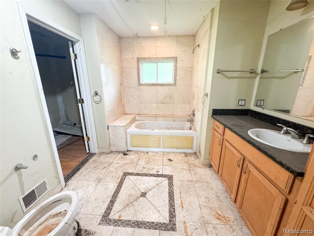 7889 Chilson Road Pinckney, MI 48169 - Photo 3 of 14