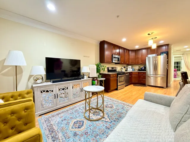 $3,200 | 143 Broad Street, Unit 33, Hudson, MA 01749