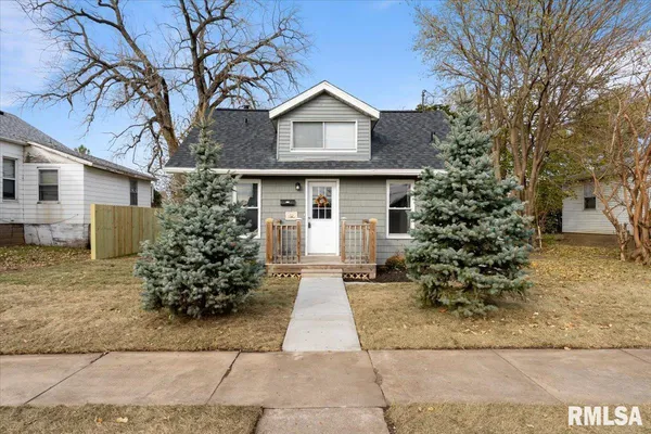 $115,000 | 321 2nd Avenue East, Milan, IL 61264