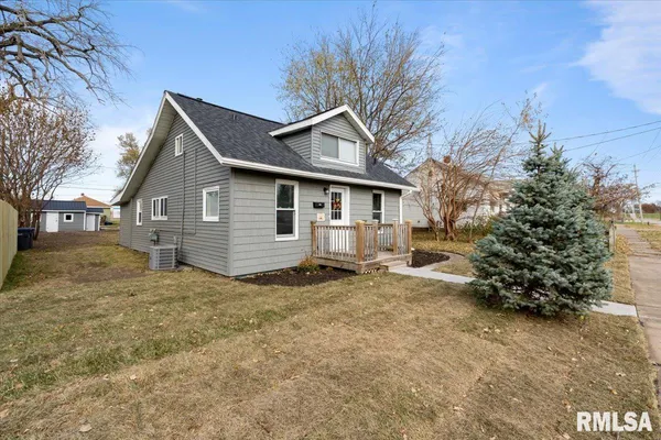 $115,000 | 321 2nd Avenue East, Milan, IL 61264