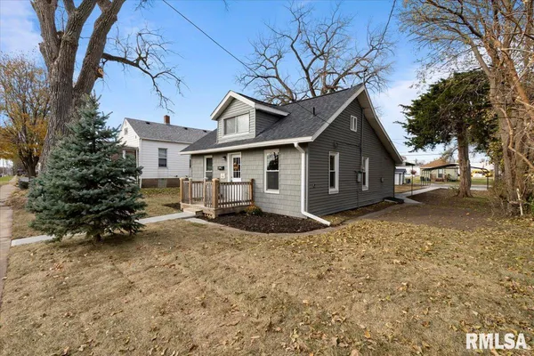 $115,000 | 321 2nd Avenue East, Milan, IL 61264