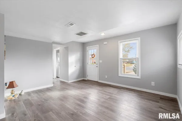 $115,000 | 321 2nd Avenue East, Milan, IL 61264