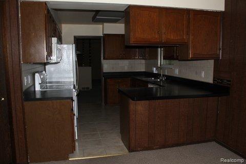 749 Cole Road Monroe, MI 48162 - Photo 8 of 14 12.jpg