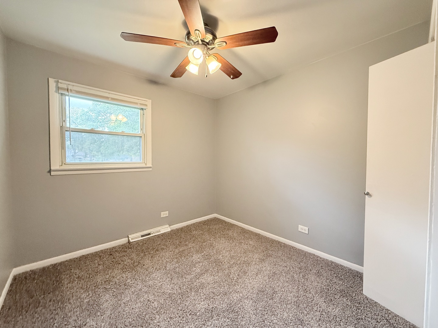 930 Coach Road Homewood, IL 60430 - Photo 6 of 20 Gallery Image 6