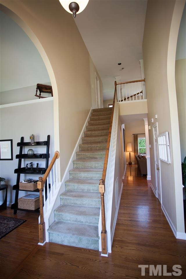 8820 Braceridge Road Raleigh, NC 27613 - Photo 2 of 22 foyer