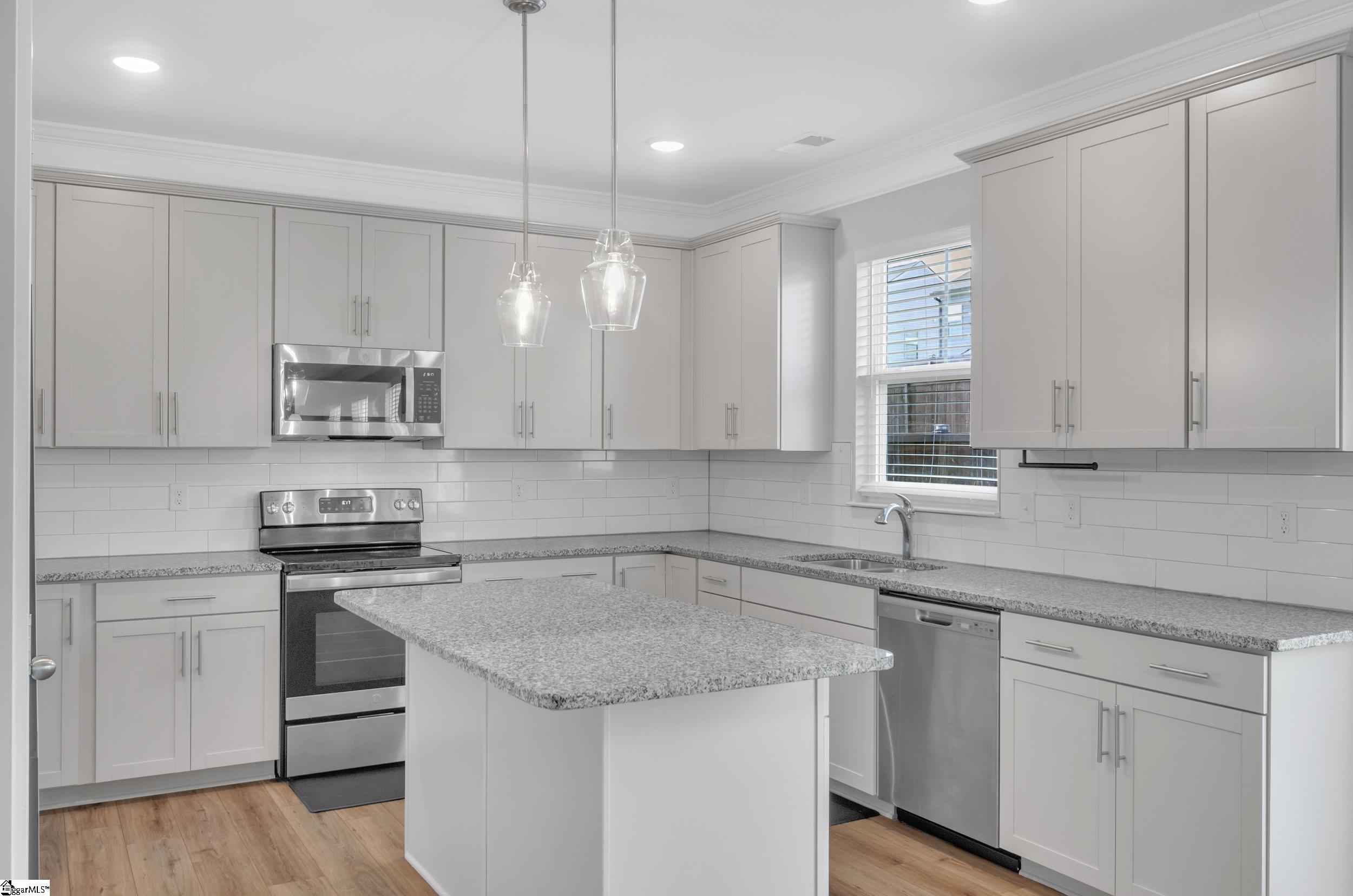 426 Wolfbend Road Woodruff, SC 29388 - Photo 10 of 33