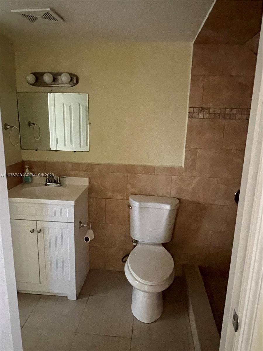 1024 West 79th Street, Unit 1024 Hialeah, FL 33014 - Photo 16 of 27