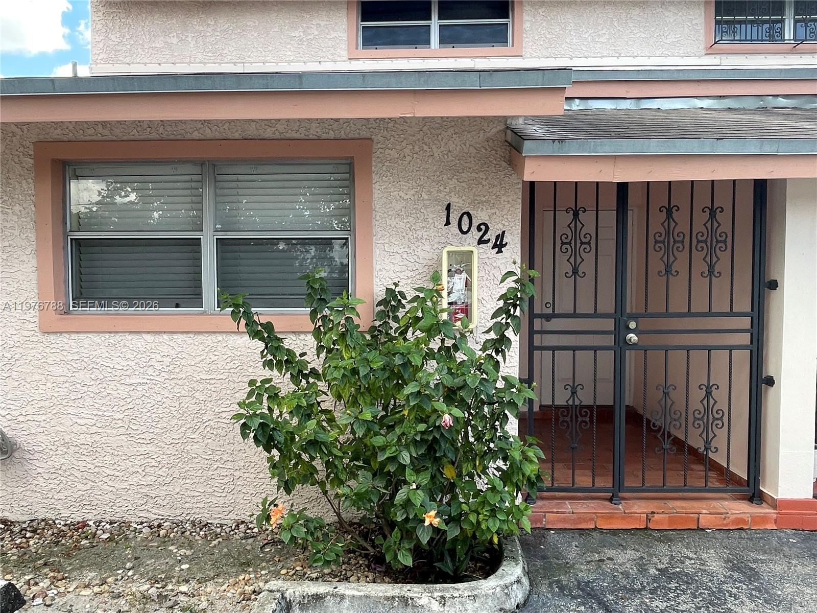 1024 West 79th Street, Unit 1024 Hialeah, FL 33014 - Photo 2 of 27