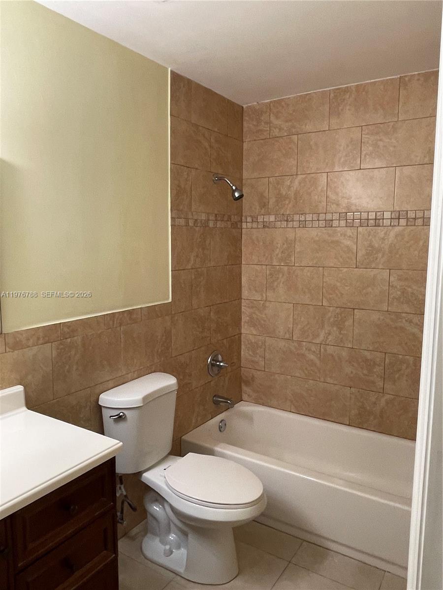 1024 West 79th Street, Unit 1024 Hialeah, FL 33014 - Photo 21 of 27