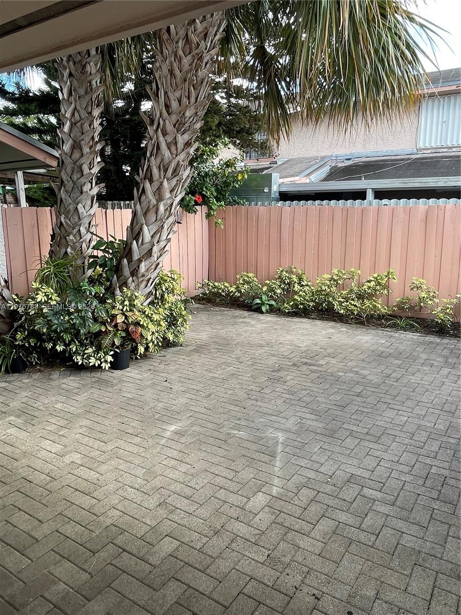 1024 West 79th Street, Unit 1024 Hialeah, FL 33014 - Photo 25 of 27