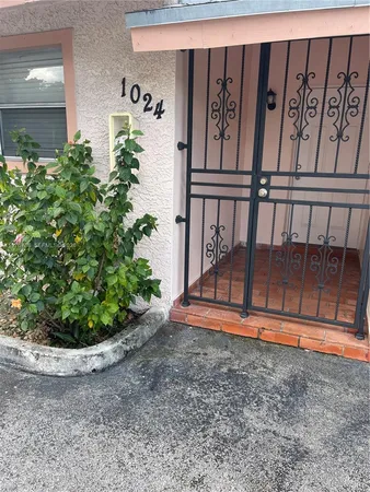 $2,950 | 1024 West 79th Street, Unit 1024, Hialeah, FL 33014