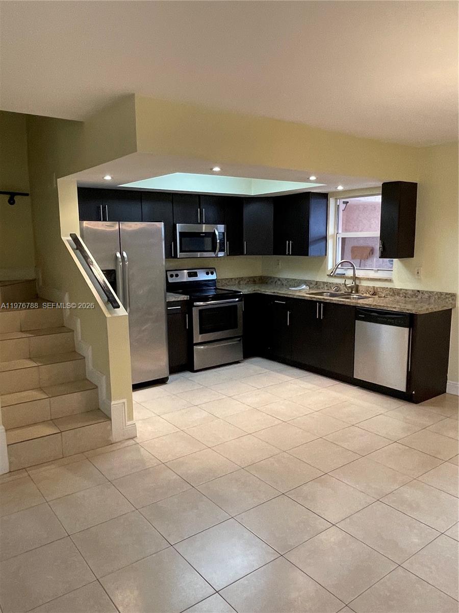 1024 West 79th Street, Unit 1024 Hialeah, FL 33014 - Photo 6 of 27