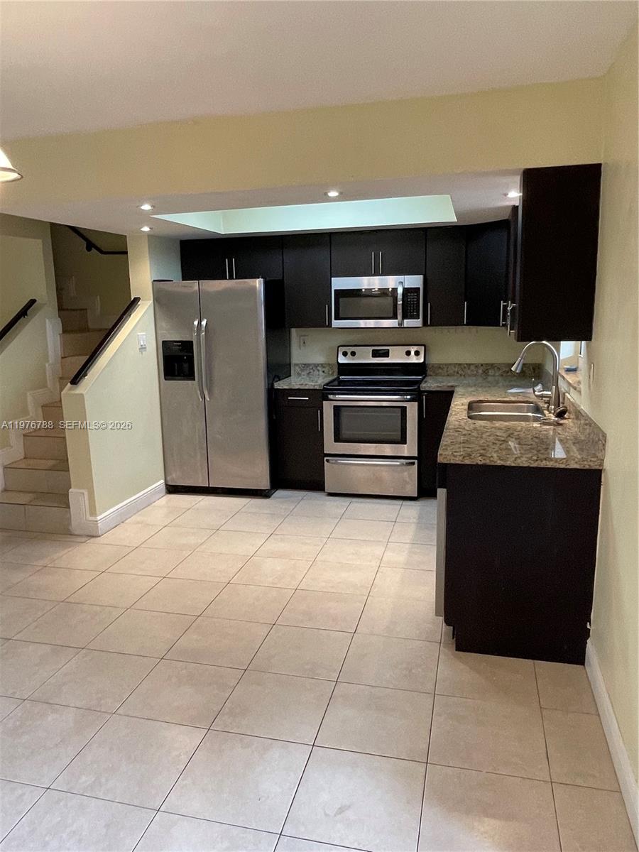 1024 West 79th Street, Unit 1024 Hialeah, FL 33014 - Photo 10 of 27