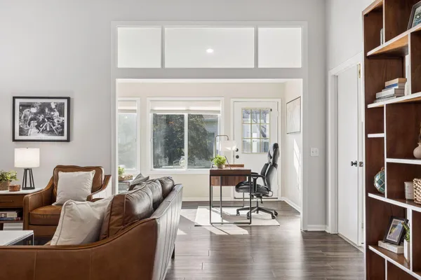 $349,900 | 537 Markgrafs Lake Alcove, Woodbury, MN 55129