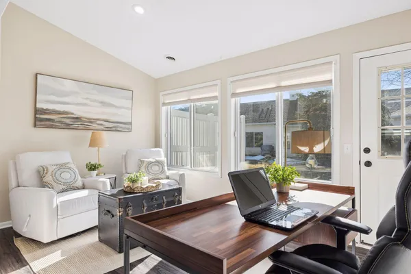 $349,900 | 537 Markgrafs Lake Alcove, Woodbury, MN 55129