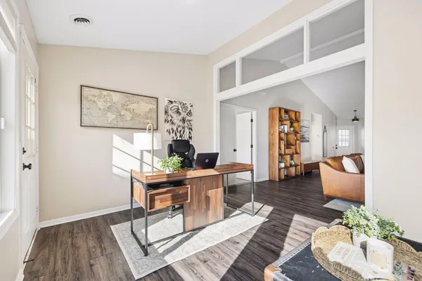 $349,900 | 537 Markgrafs Lake Alcove, Woodbury, MN 55129