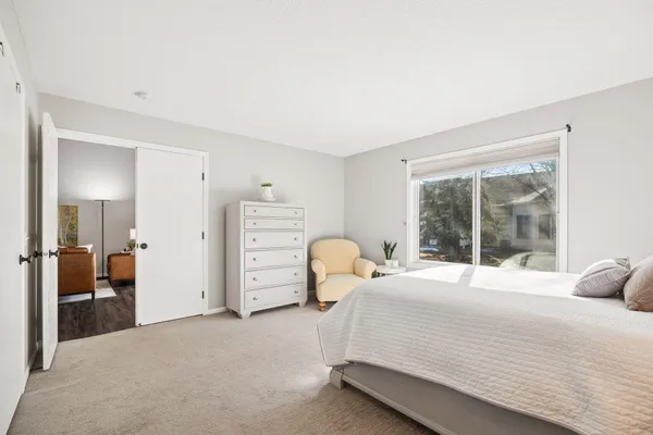 $349,900 | 537 Markgrafs Lake Alcove, Woodbury, MN 55129