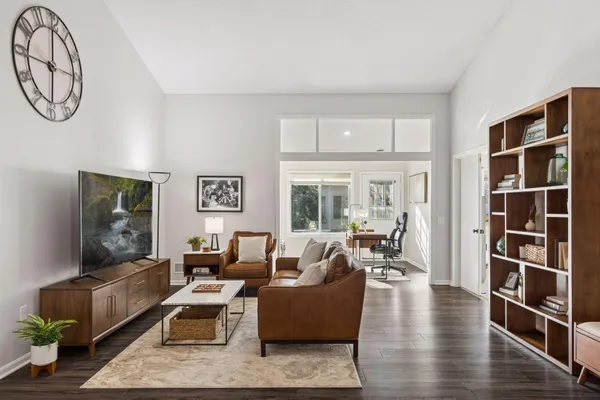 $349,900 | 537 Markgrafs Lake Alcove, Woodbury, MN 55129