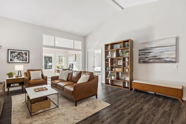 $349,900 | 537 Markgrafs Lake Alcove, Woodbury, MN 55129