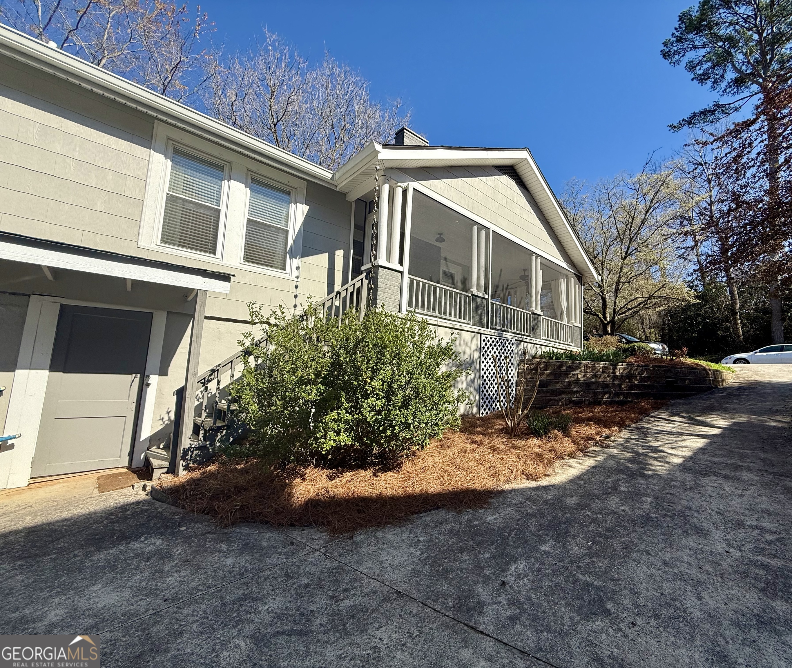 141 York Street Clarkesville, GA 30523 - Photo 5 of 46