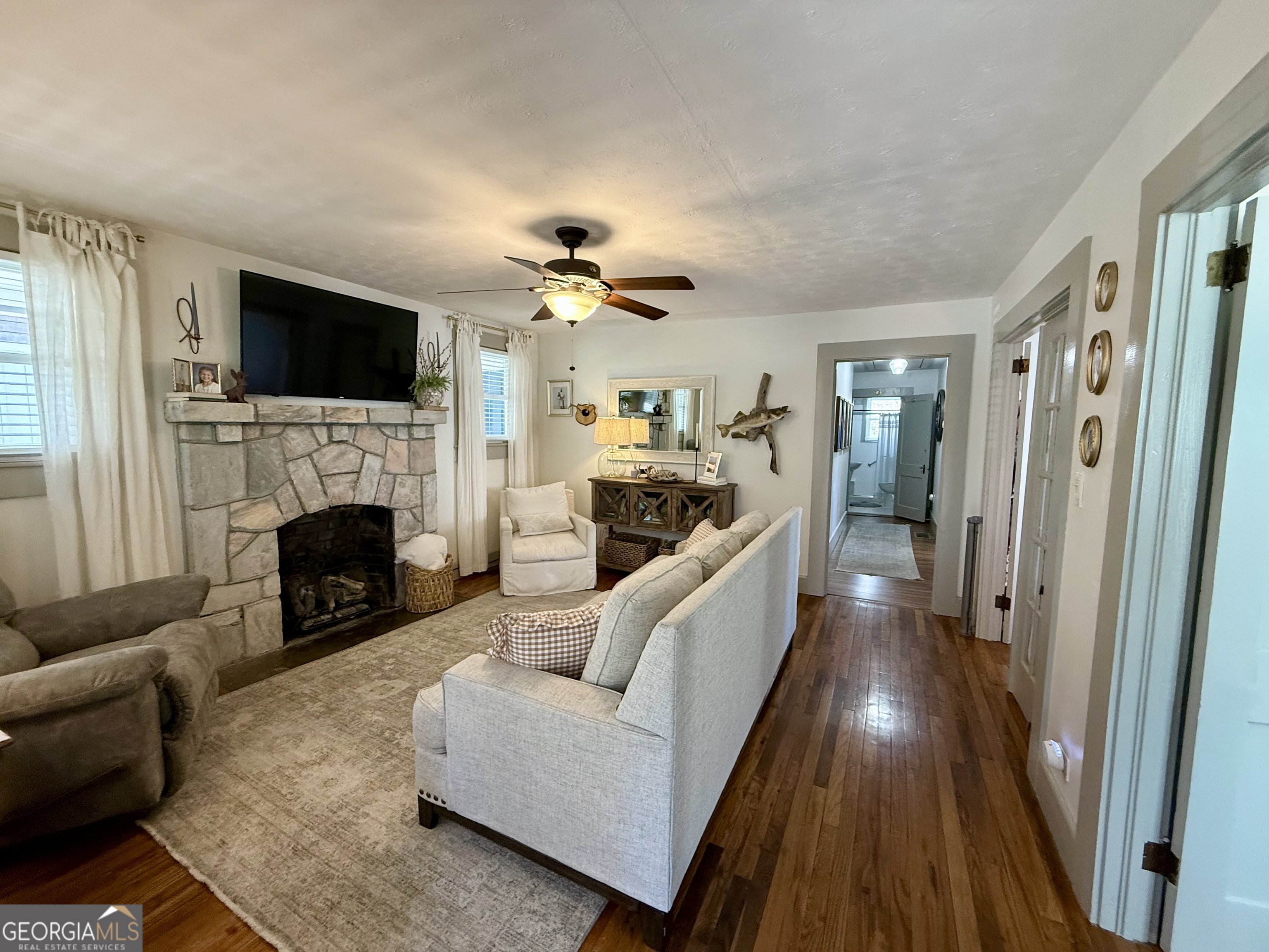 141 York Street Clarkesville, GA 30523 - Photo 10 of 46 Den