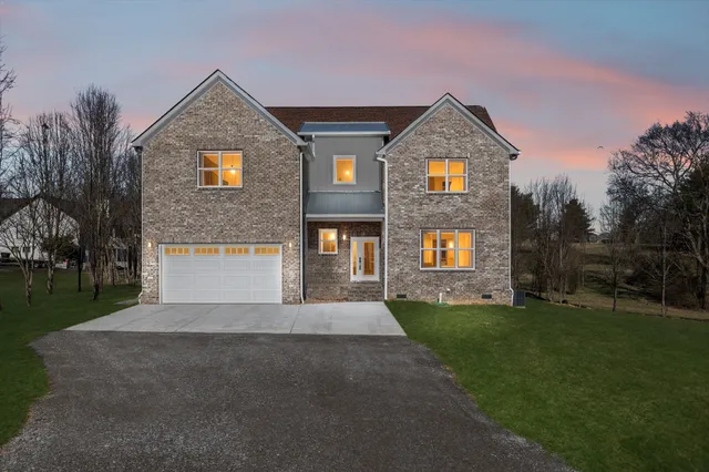 $750,000 | 1054 East Nichols Circle, Gallatin, TN 37066