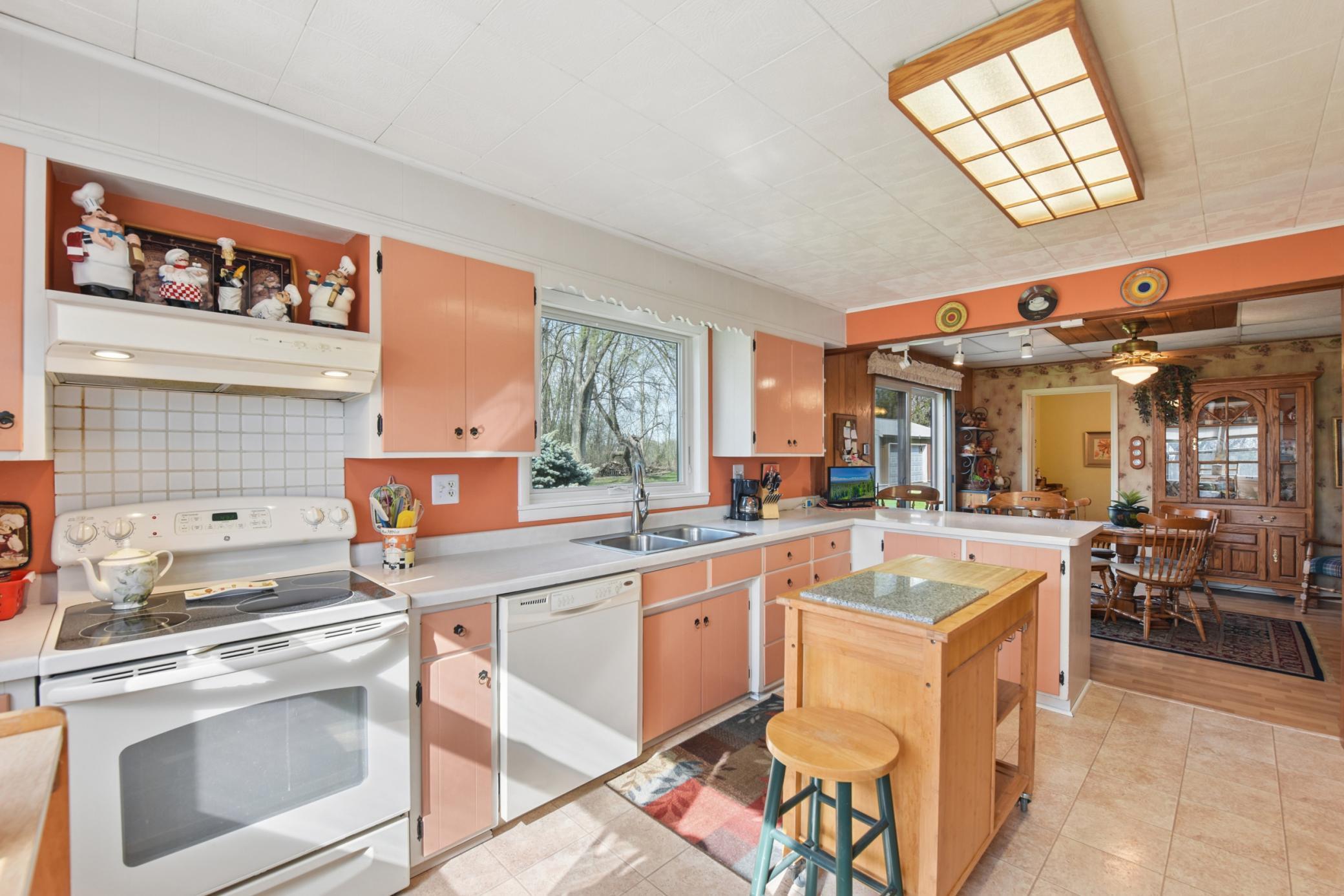 944 70th Avenue Roberts, WI 54023 - Photo 4 of 34