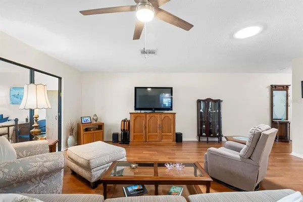 $2,050 | 1415 Langley Drive, Sun City Center, FL 33573