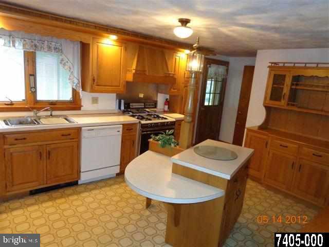 13812 Ted Wallace Road Brogue, PA 17309 - Photo 7 of 24 Gallery Image 7