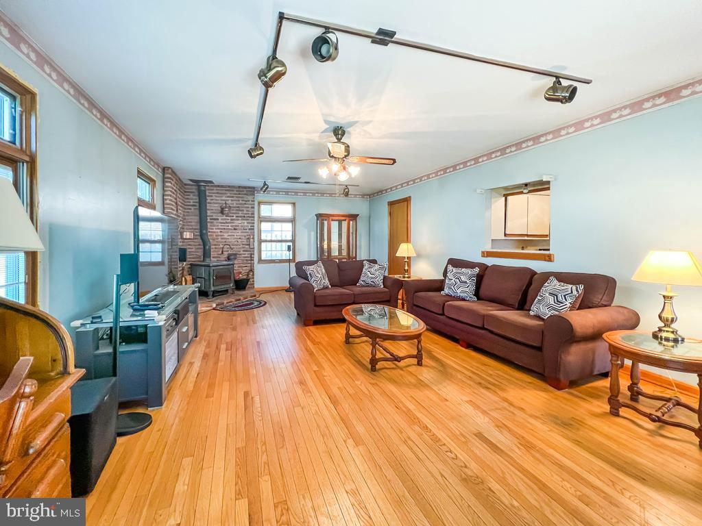 1896 Sheri Road Bensalem, PA 19020 - Photo 13 of 34 Gallery Image 13