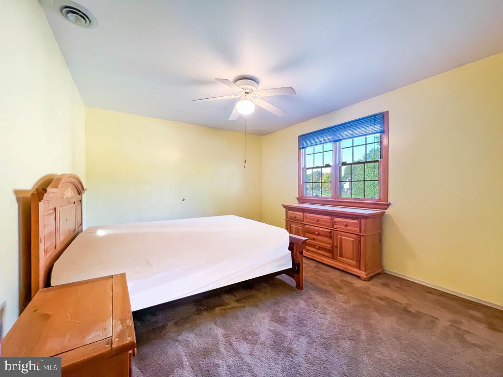 1896 Sheri Road Bensalem, PA 19020 - Photo 23 of 34 Gallery Image 23