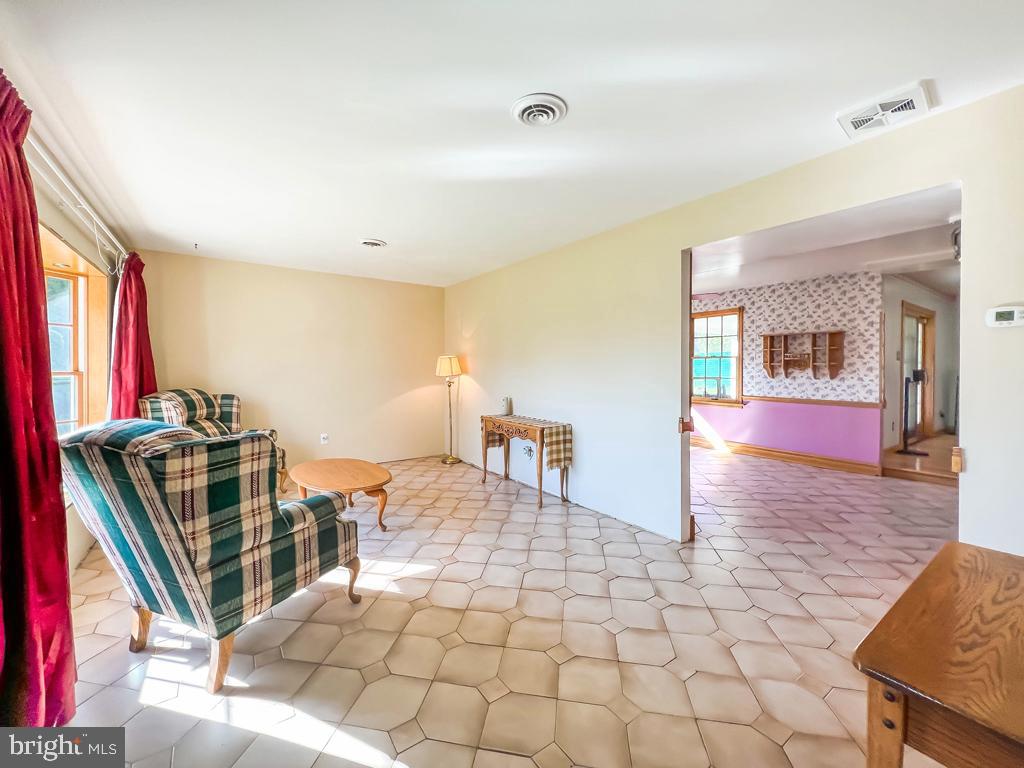 1896 Sheri Road Bensalem, PA 19020 - Photo 4 of 34 Gallery Image 4