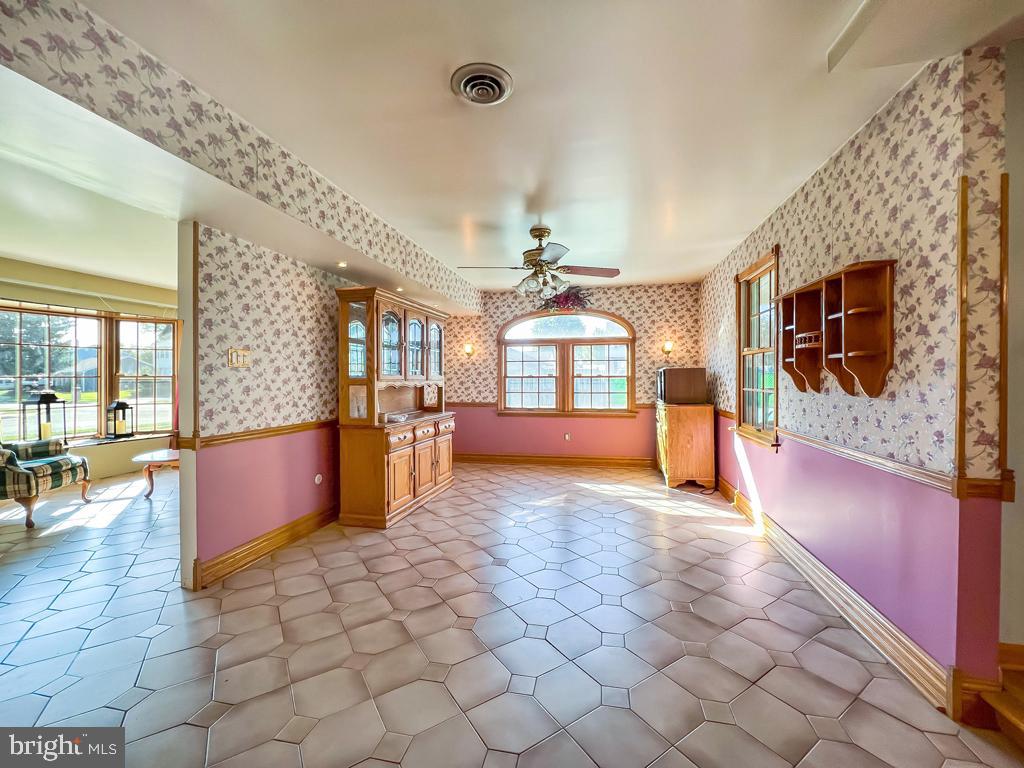 1896 Sheri Road Bensalem, PA 19020 - Photo 6 of 34 Gallery Image 6