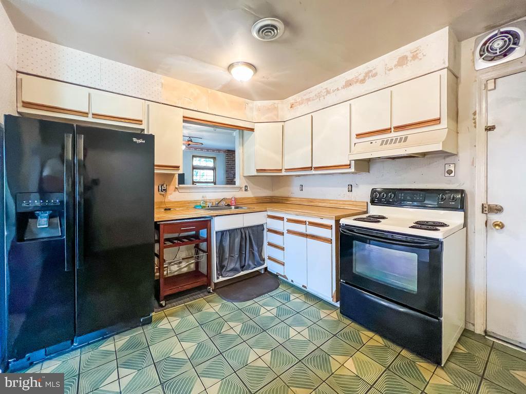 1896 Sheri Road Bensalem, PA 19020 - Photo 9 of 34 Gallery Image 9