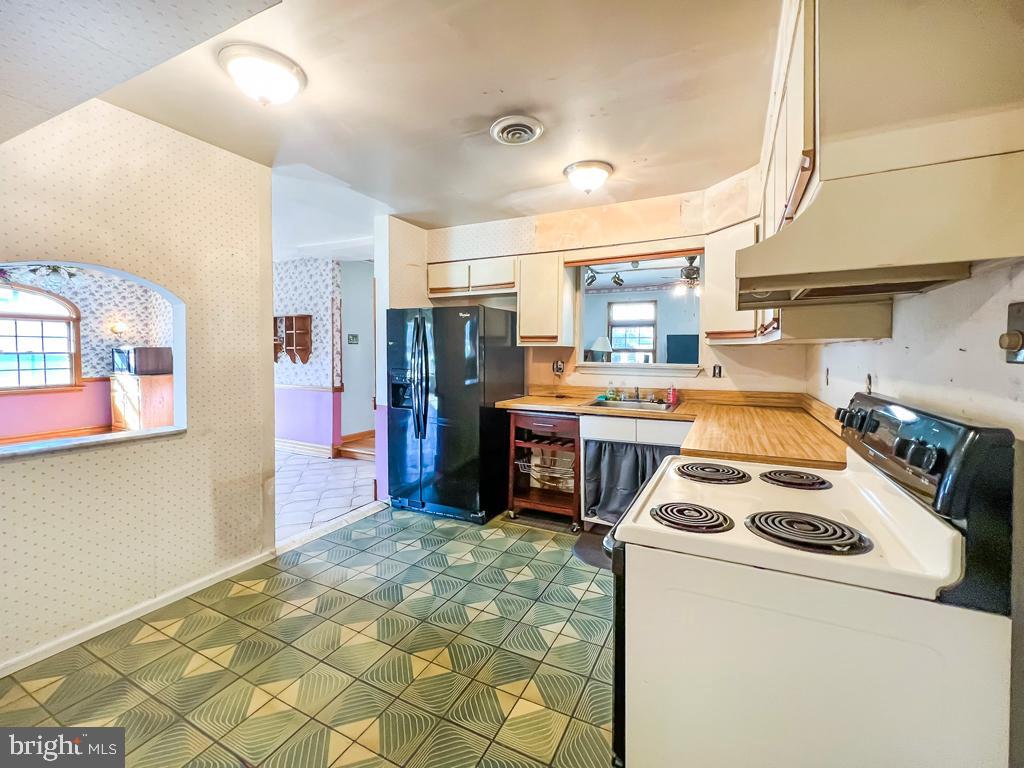 1896 Sheri Road Bensalem, PA 19020 - Photo 10 of 34 Gallery Image 10