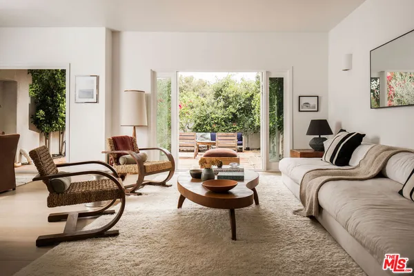 $1,995,000 | 6435 Zumirez Drive, Unit 8, Malibu, CA 90265