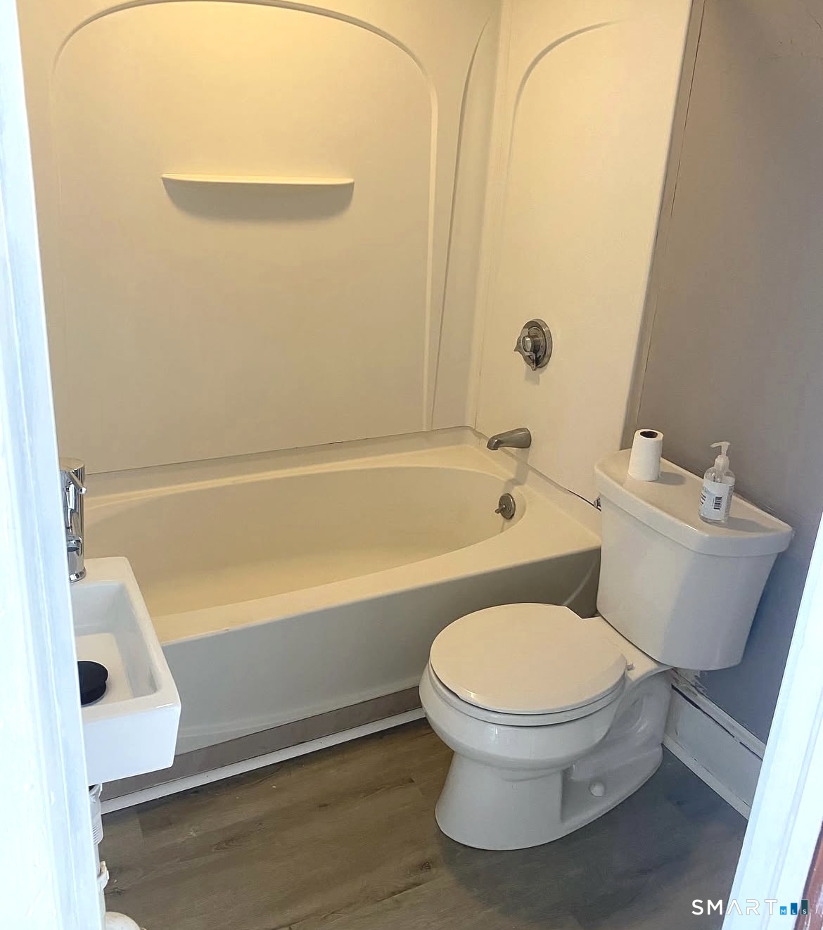 24 St Johns Street Middletown, CT 06457 - Photo 15 of 18