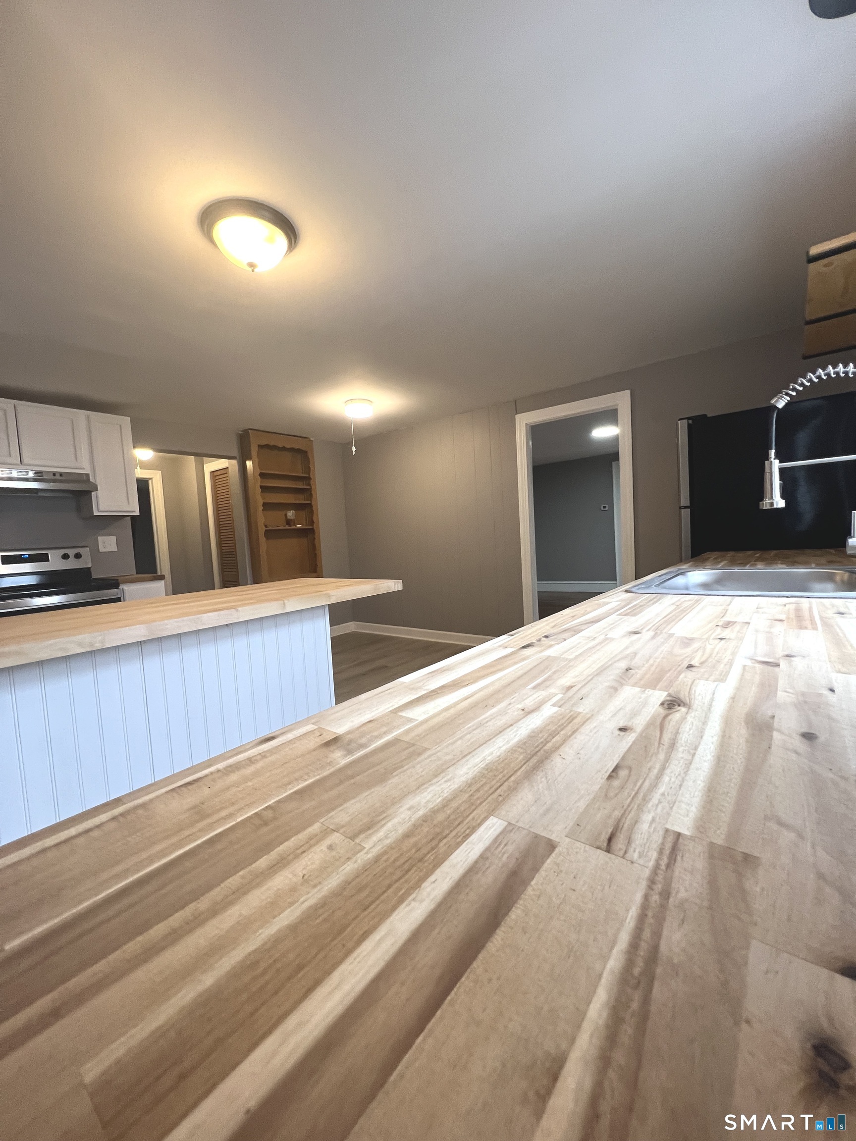 24 St Johns Street Middletown, CT 06457 - Photo 2 of 18